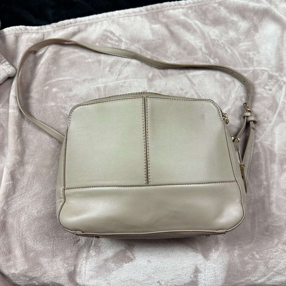 Elegant Cream Shoulder Bag